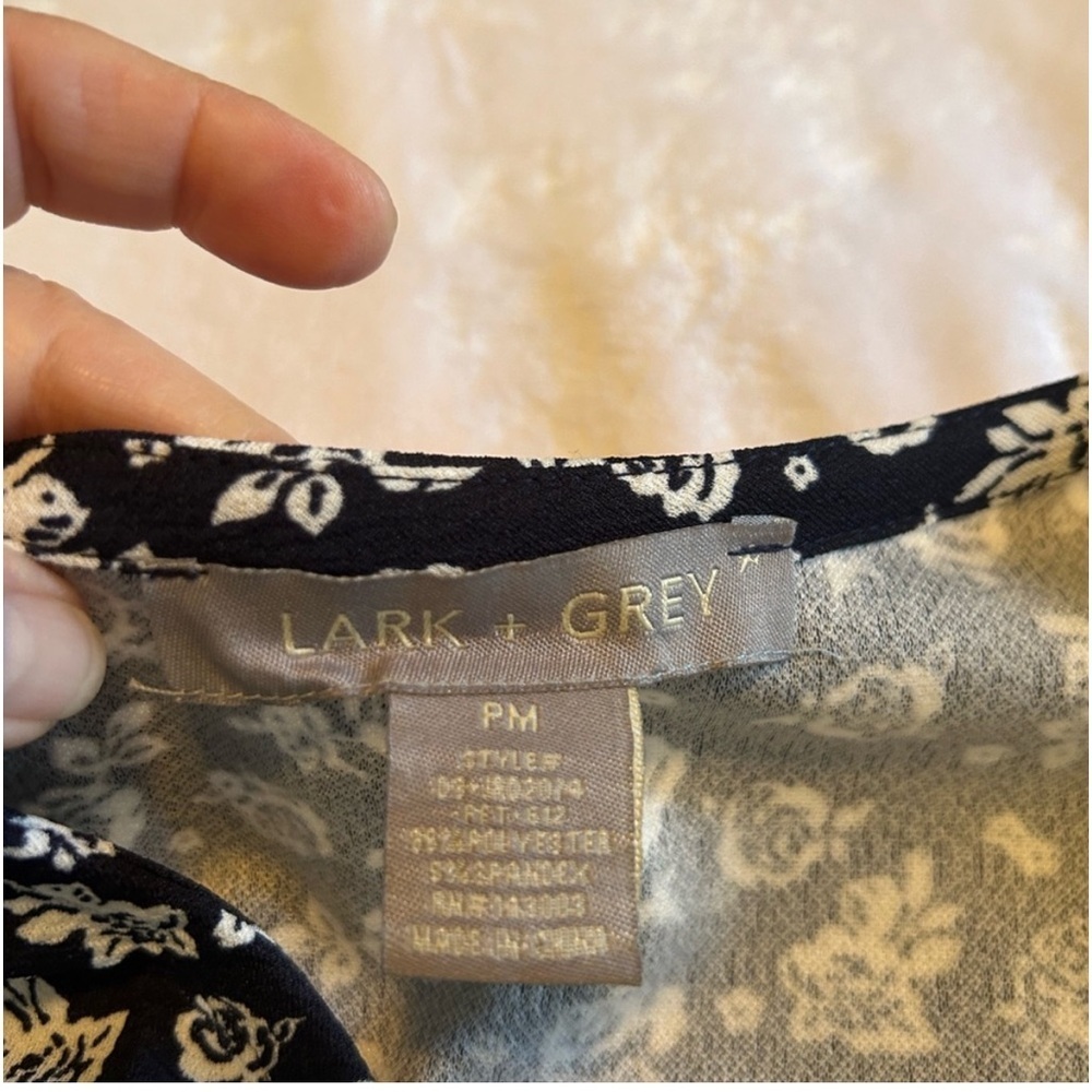 Lark + Grey black dress with white flowers size PM - Picture 5 of 6